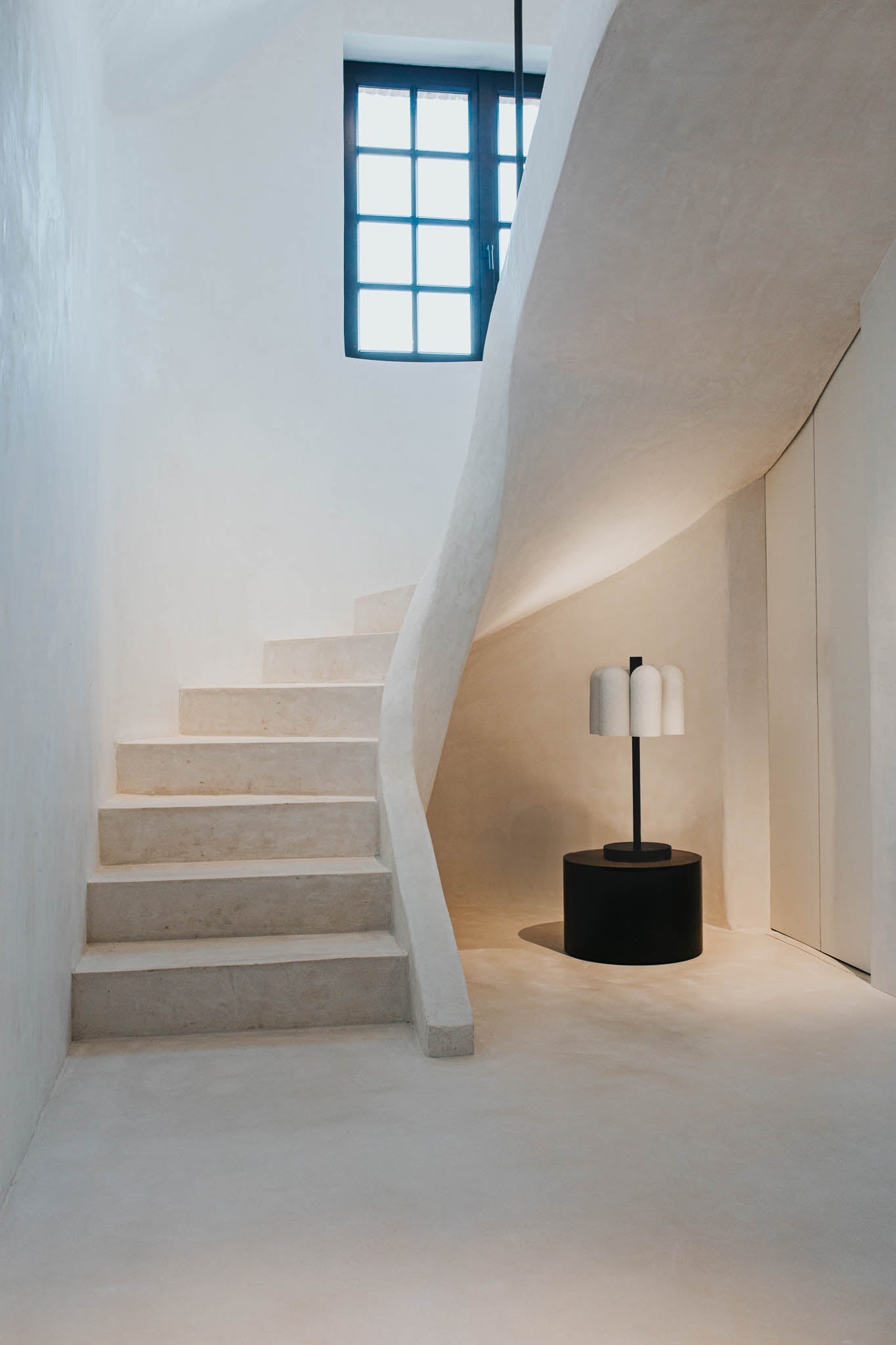 Schwung Odyssey 6 Black Gunmetal Table Lamp